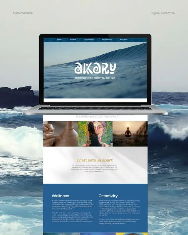 Sitio web de Akaru Residency en una laptop y en versión completa