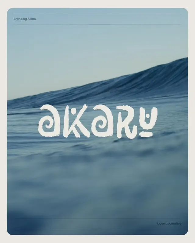 Logotipo de Akaru sobre una ola